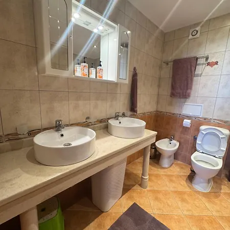 Apartman каса реал с 2 спальнями Szveti Vlasz