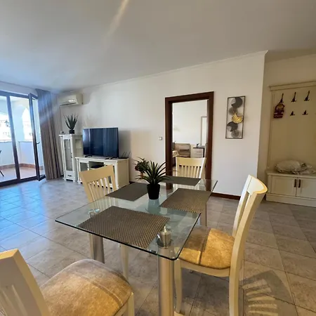 каса реал с 2 спальнями Apartmán