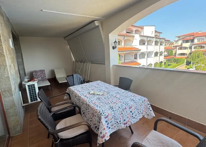 каса реал с 2 спальнями Apartment