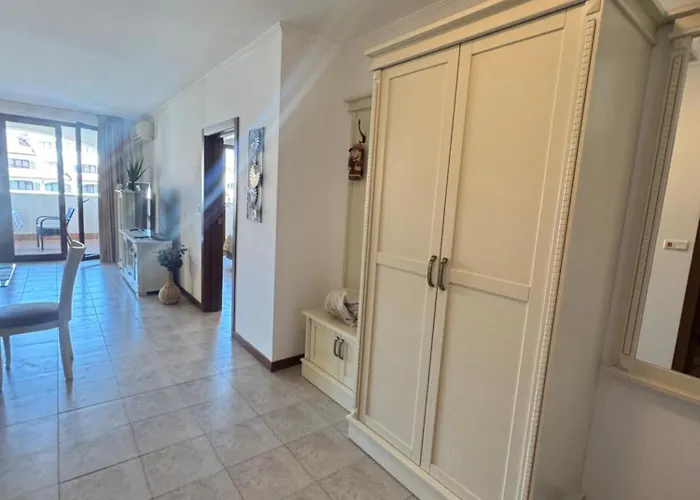 каса реал с 2 спальнями Apartment